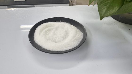 Solid Appearance Water Treatment Polyacrylamide with Anionic Cationic and High Ionic Charg (Polyacrilamida com carga catiônica aniônica e alta carga iónica)
